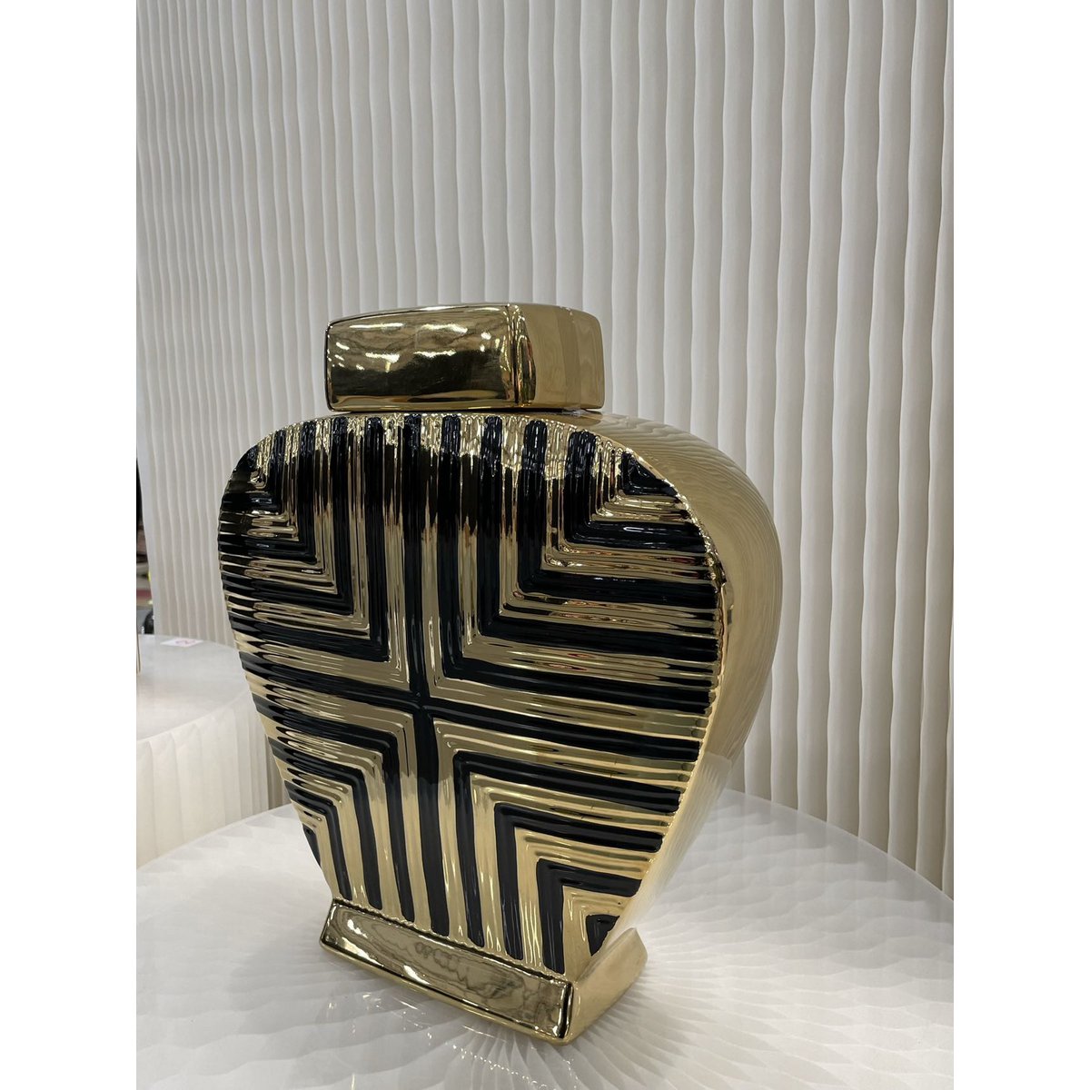 Vaas goud met zwart (L) | Decoratie