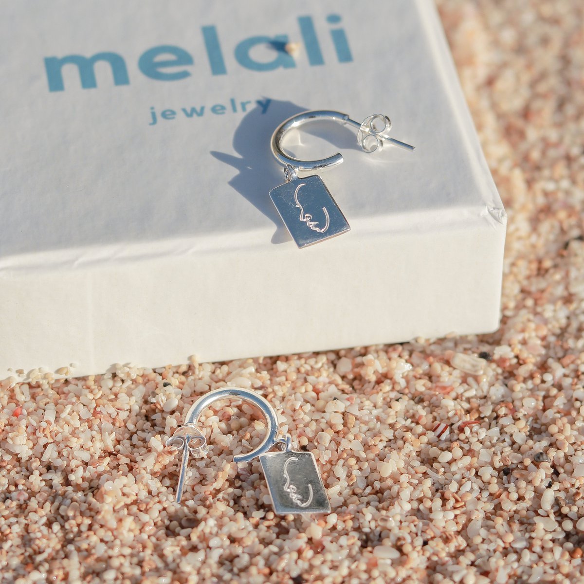 Oorbellen 925 zilver met hanger - oorringen versierd met gegraveerd gezicht - hangende oorbellen handgemaakt in sterling zilver - KARTINI zilver