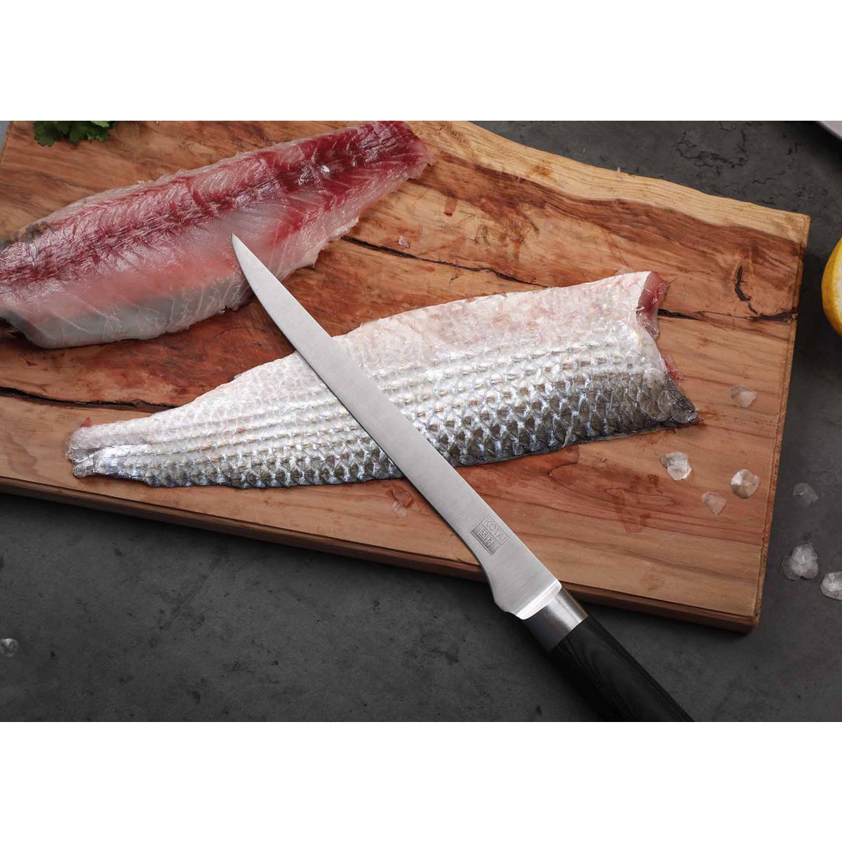 Messen- en keukenaccessoireset - De complete set Deluxe Edition (A): 6 messen (schilmesje + santoku + gyuto + fileermes + broodmes + hakmes) + 3 accessoires (magnetische bamboe messenhouder + bamboe snijplank + slijpset 180/ korrel 800)