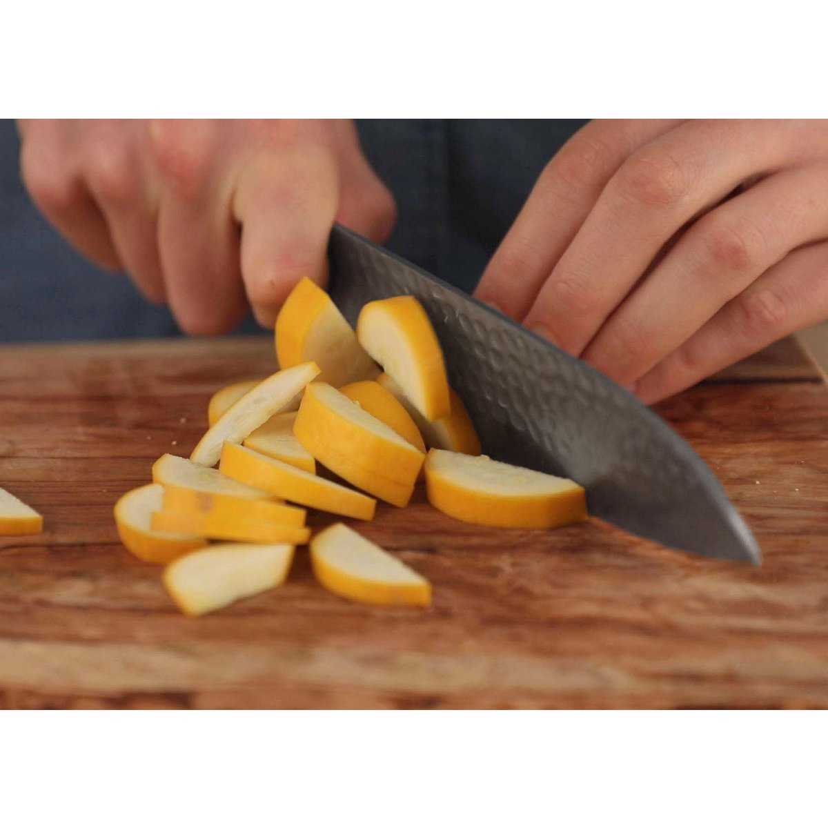 Messen en Keuken Accessoires Set - De Starter Set Deluxe Edition (B): 2 messen (schilmesje + Santoku) + 2 accessoires (aanzetstaal + bamboe snijplank)