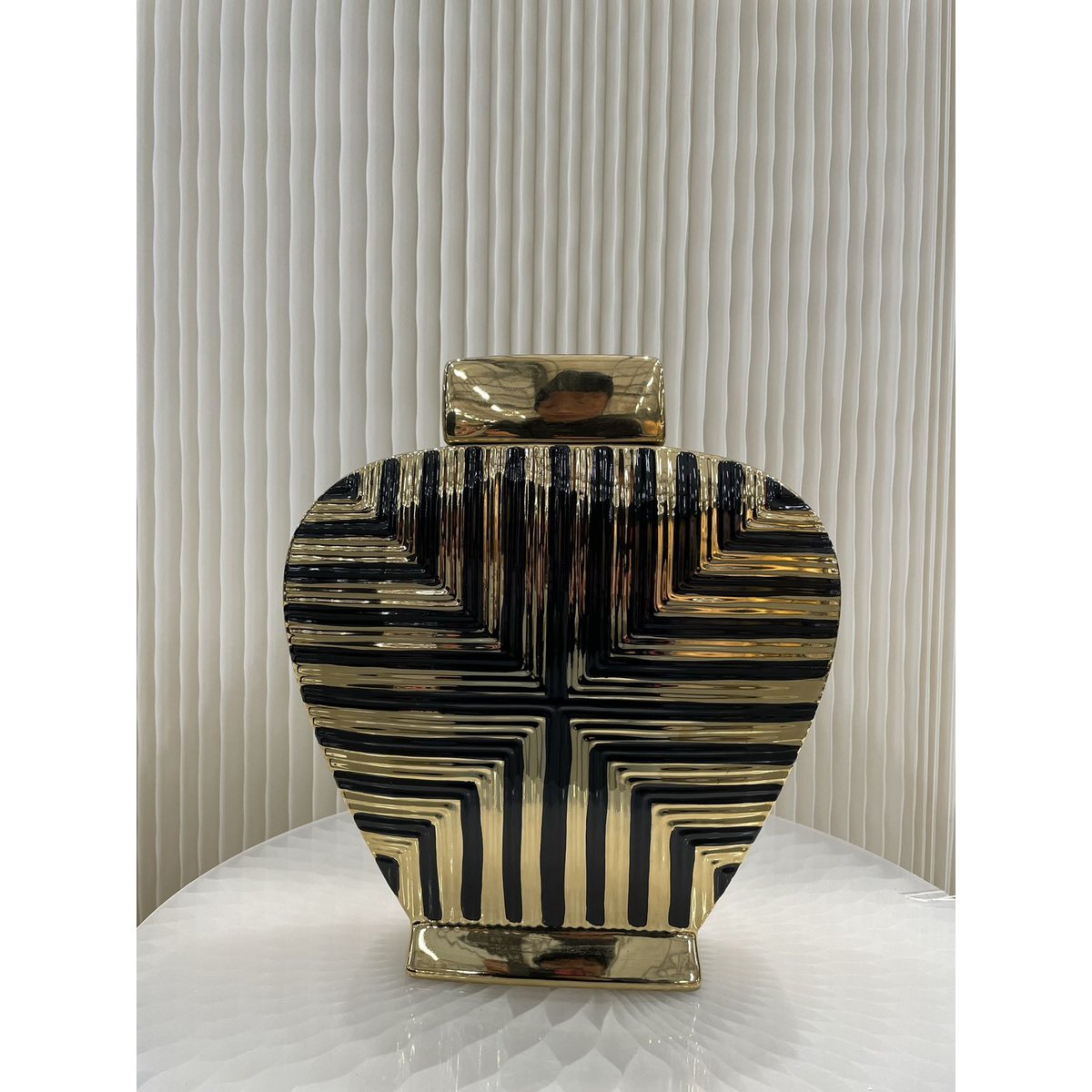 Vaas goud met zwart (L) | Decoratie