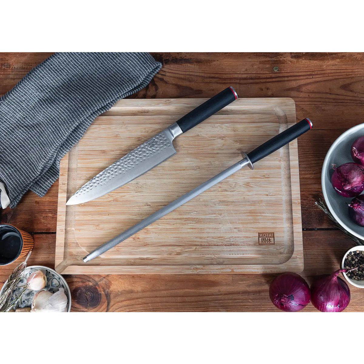 Messen- en Keukenaccessoireset - The BBQ Set Deluxe: Gyuto (koksmes) + vleesvork + aanzetstaal + bamboe snijplank