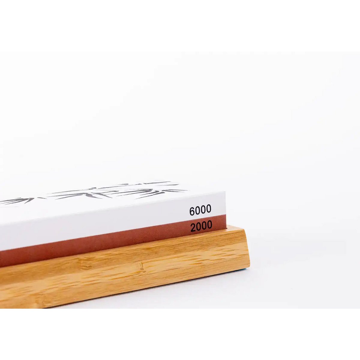 Keukenaccessoires - KOTAI slijpset met dubbelzijdige slijpsteen korrel 2000/6000, antislip bamboe voet, pletsteen en 15 graden hoekgeleider