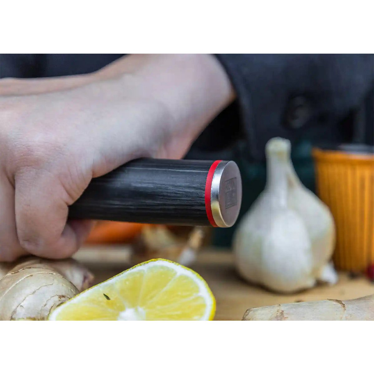 Mes - Santoku met bamboe Saya en bamboedoos - lemmet 180 mm