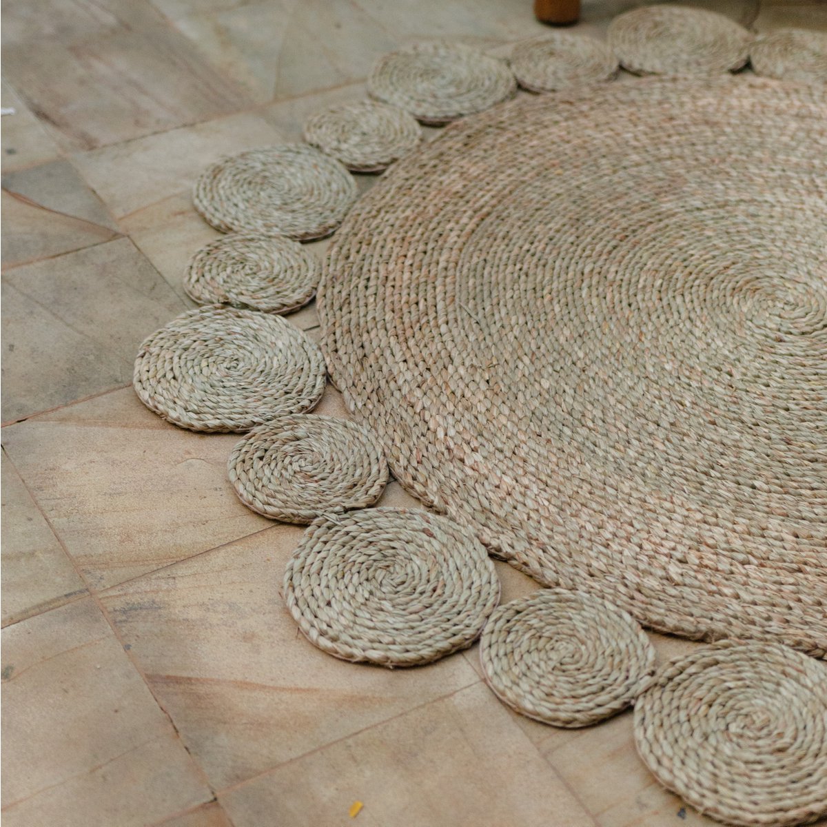 Rond Waterhyacint Vloerkleed 90/110 cm LAORA Geweven Tapijt Beige (2 maten)
