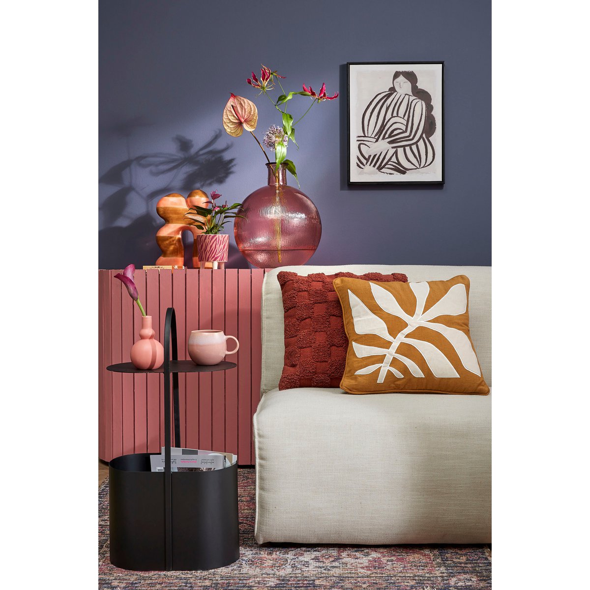 Bijzettafel met Tijdschriftenhouder - L35 x B24 x H69 cm - Metaal - Zwart