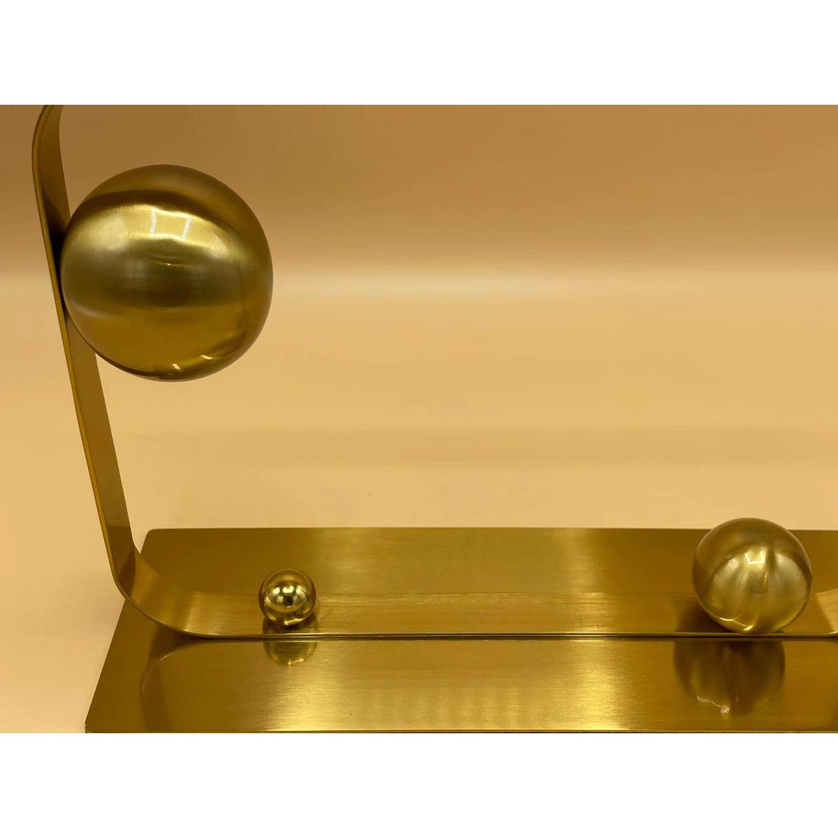 Legering Sculptuur Klein (ZH-06A) Afmeting: L28,5 B:10 H: 19CM