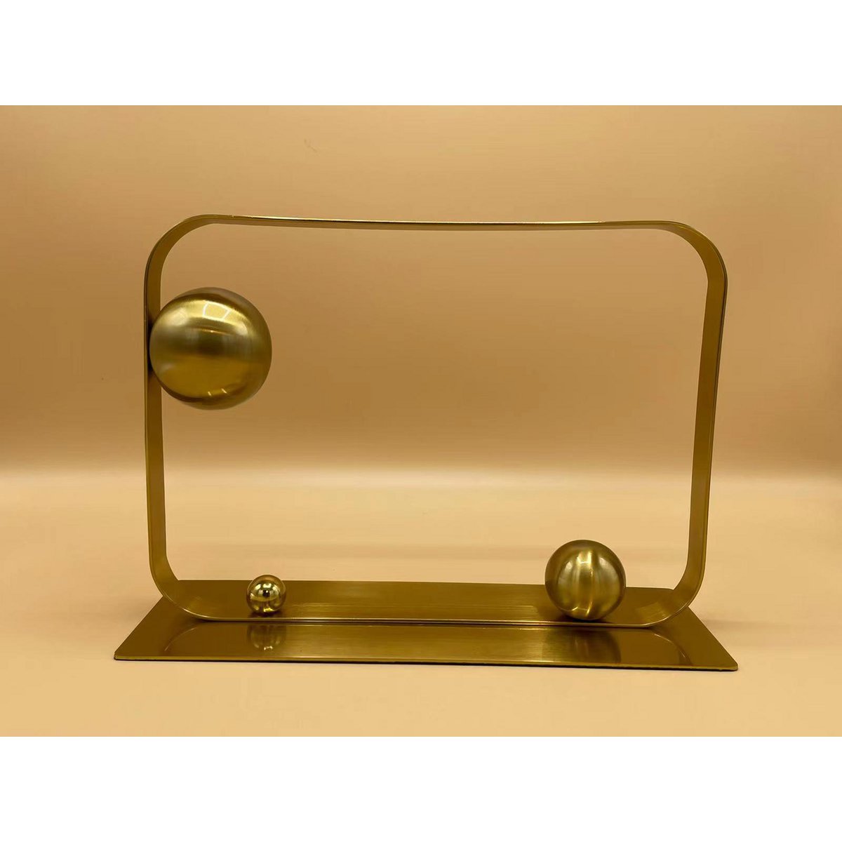 Legering Sculptuur Klein (ZH-06A) Afmeting: L28,5 B:10 H: 19CM