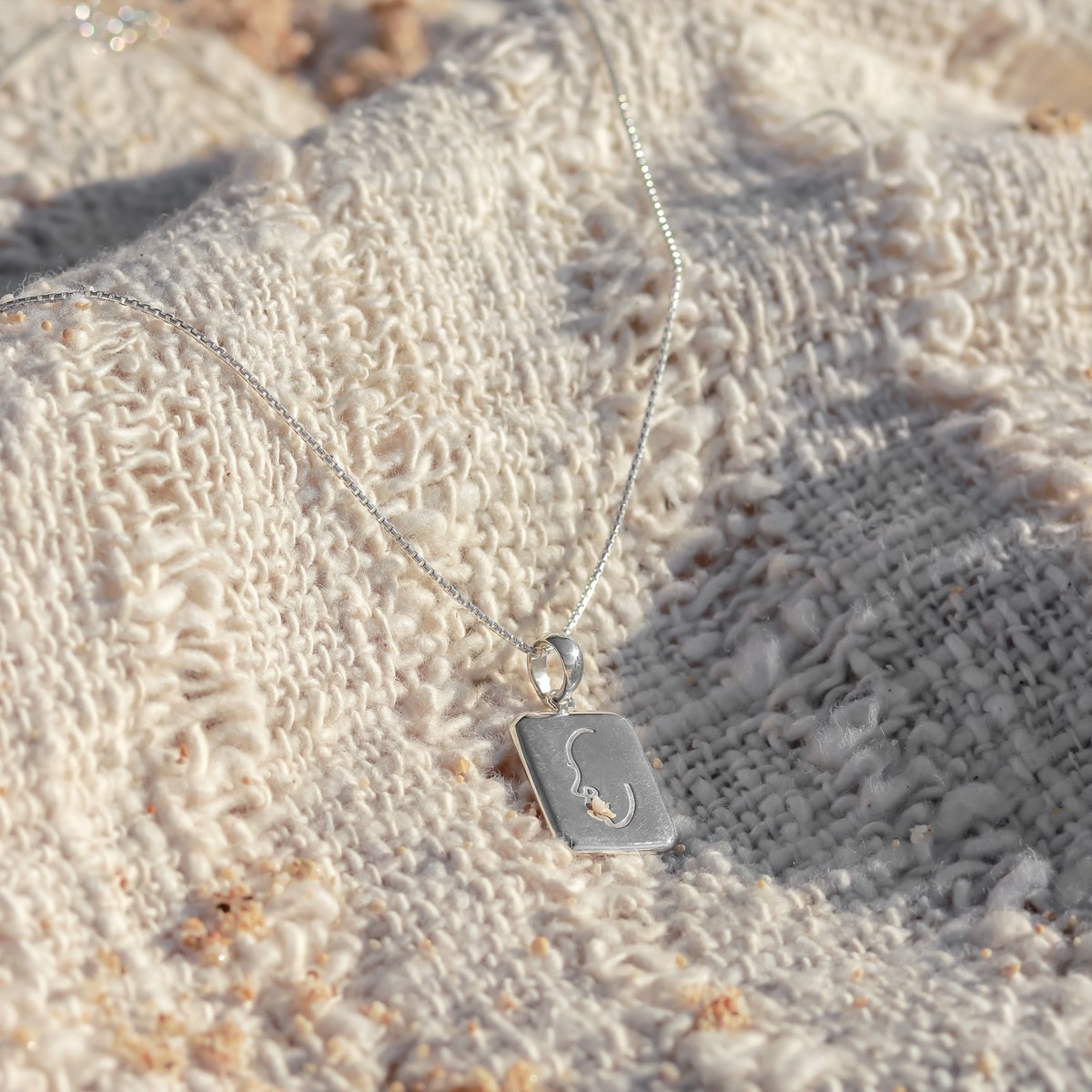 Sierlijke ketting met hanger - 40 cm zilveren ketting gemaakt van 925 zilver - abstract gezicht gegraveerd - LOVINA zilver