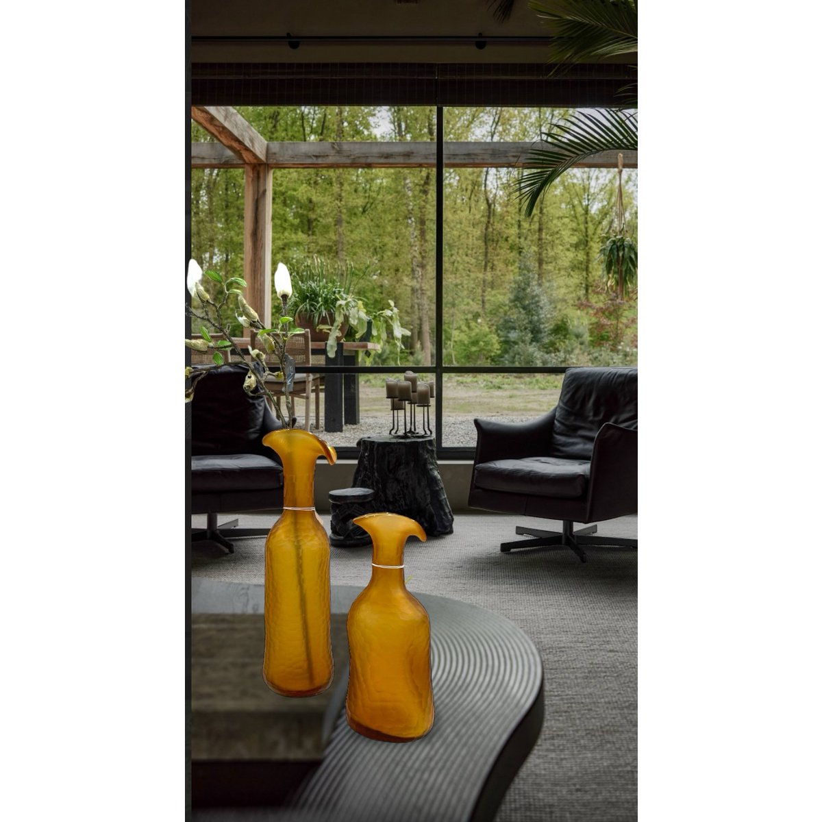 vintage amberkleurige glazen vaas klein formaat: H30cm B: 7cm