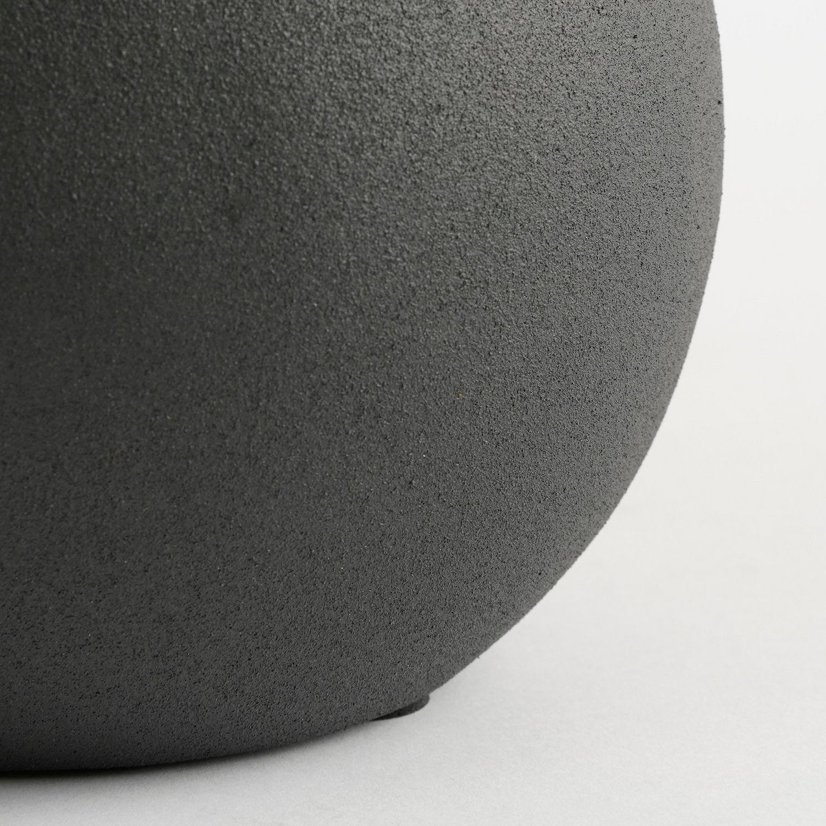 Vario Vaas - L22 x B15 x H26 cm - Metaal - Zwart