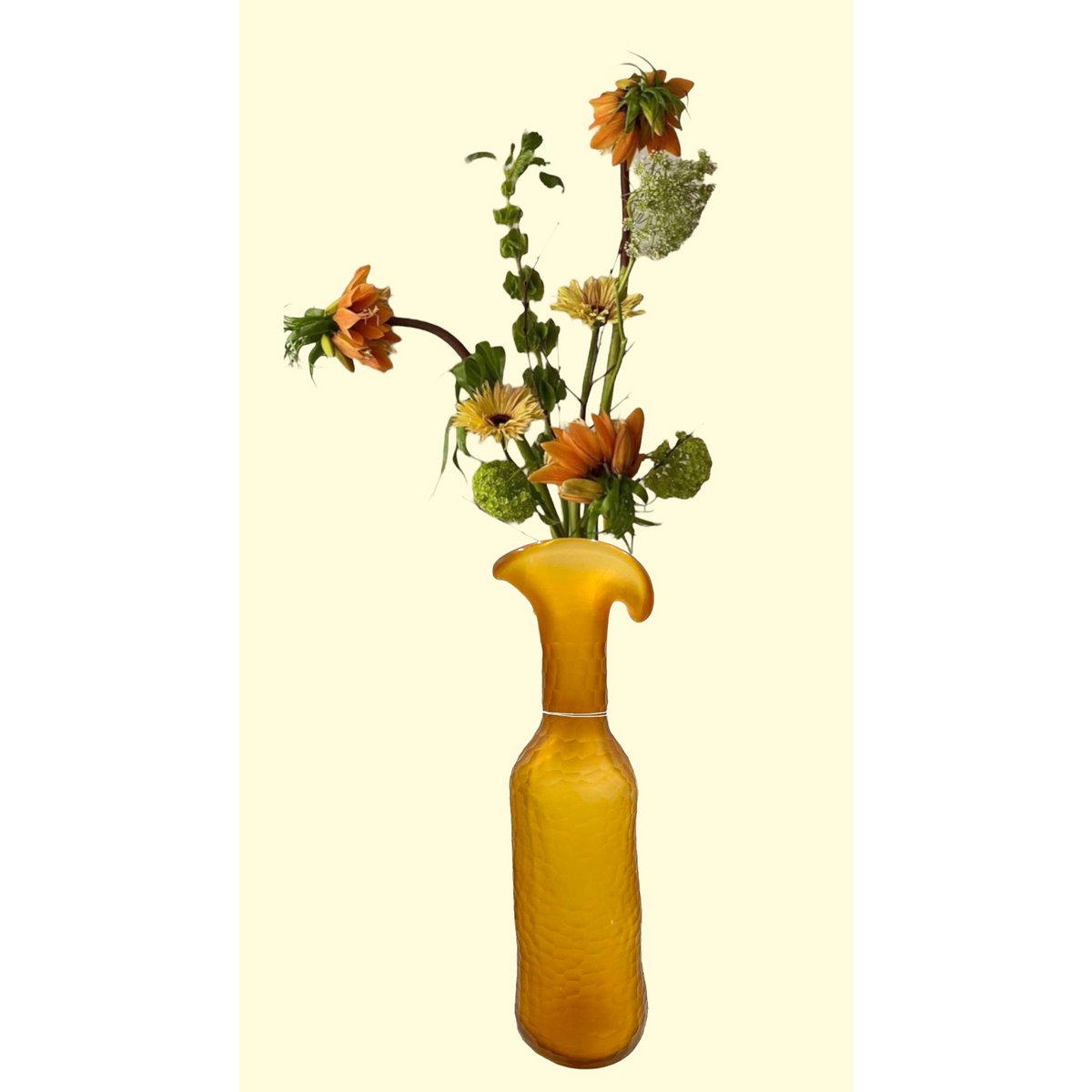 vintage amberkleurige glazen vaas groot formaat: H36cm* B 7CM *D 7cm