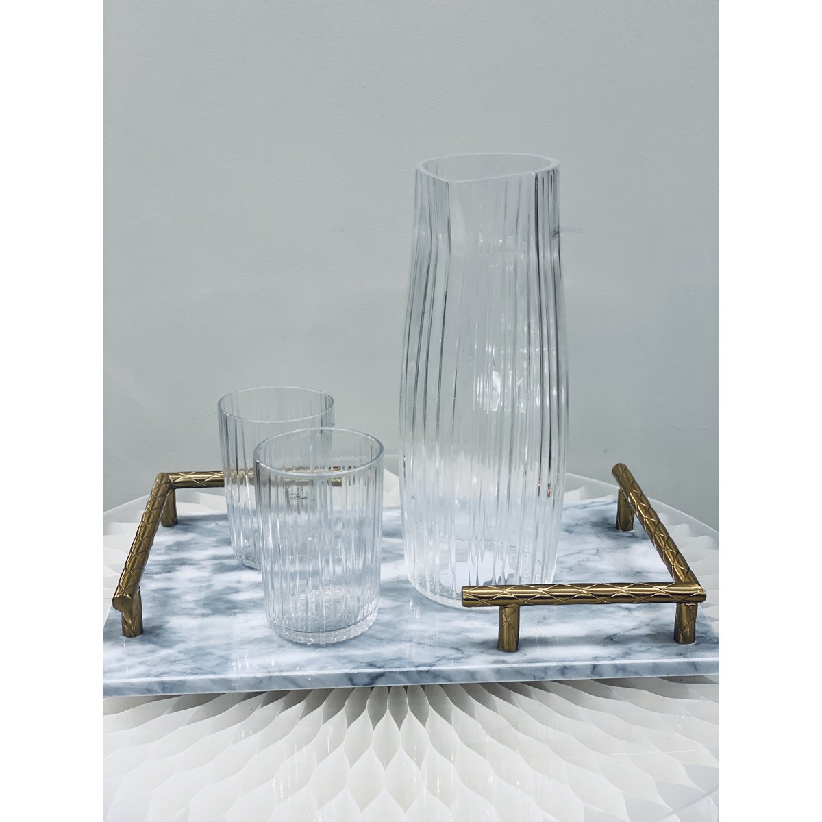 Marmeren dienblad met goudkleurige handgrepen, rechthoekig