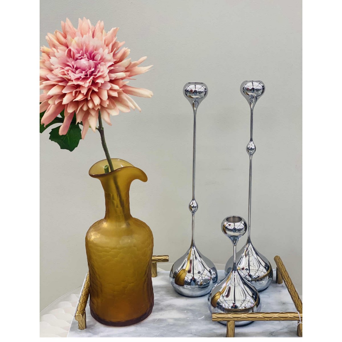 vintage amberkleurige glazen vaas klein formaat: H30cm B: 7cm