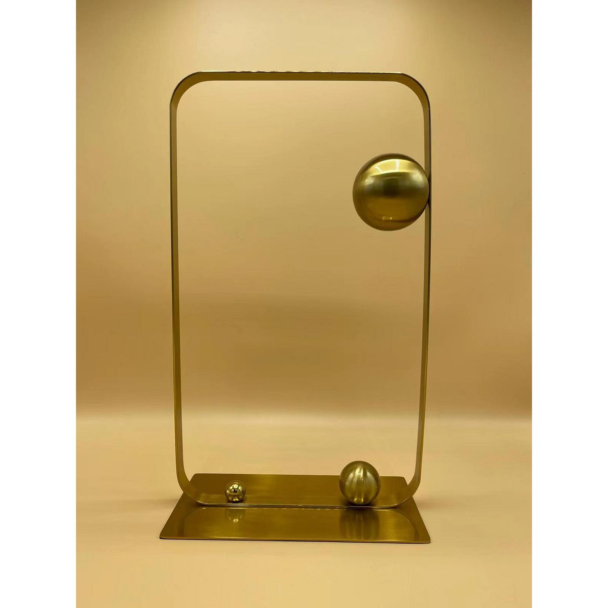 Legering Sculptuur B(ZH-06B) maat:L:23 b:13 H:40 CM