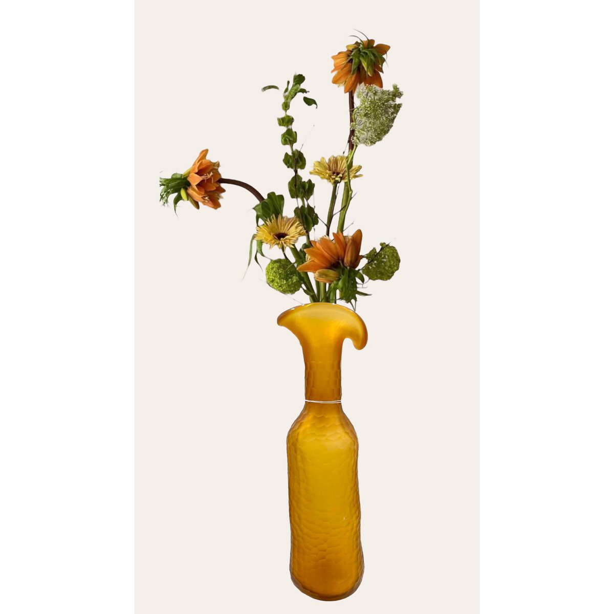 vintage amberkleurige glazen vaas groot formaat: H36cm* B 7CM *D 7cm