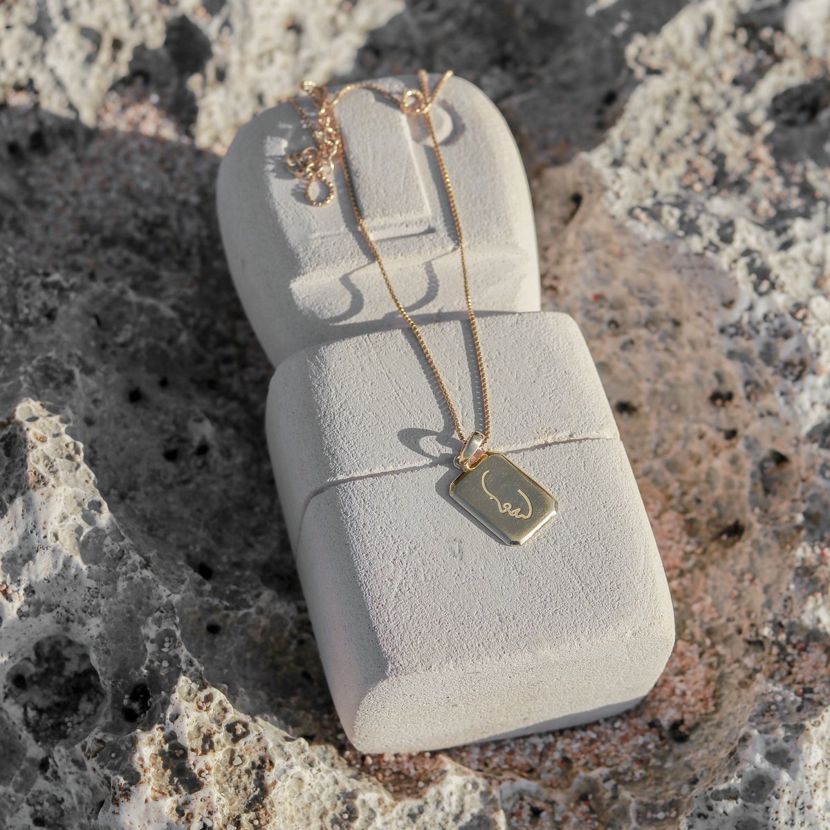 Sierlijke halsketting 18k verguld - 40 cm gouden ketting 925 Zilver Goud Vermeil - hanger met gegraveerd gezicht - LOVINA goud