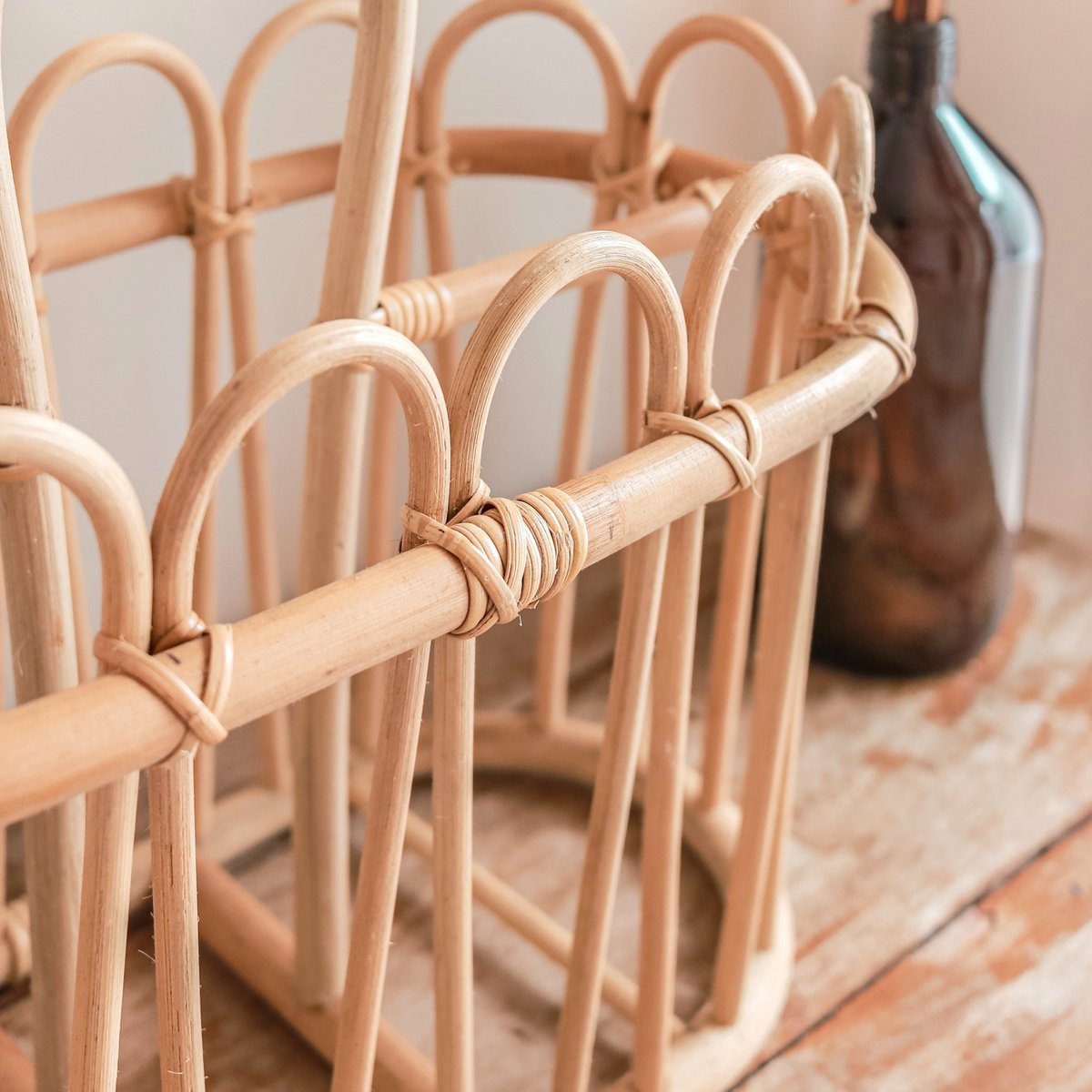 Krantenmand | Tijdschriftenmand KUNO gemaakt van rotan