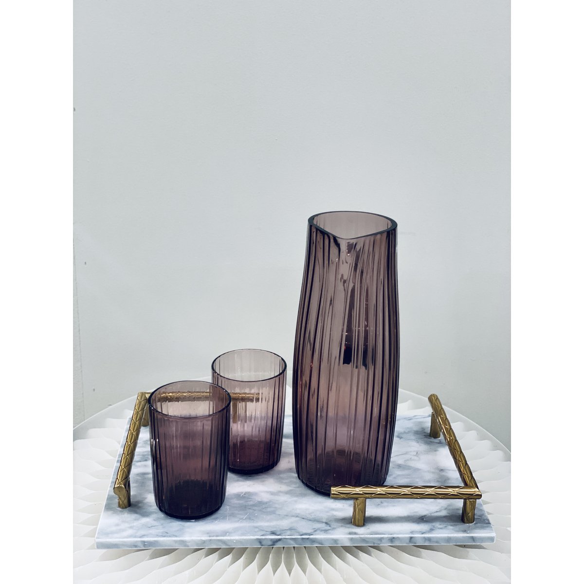 Marmeren dienblad met goudkleurige handgrepen, rechthoekig