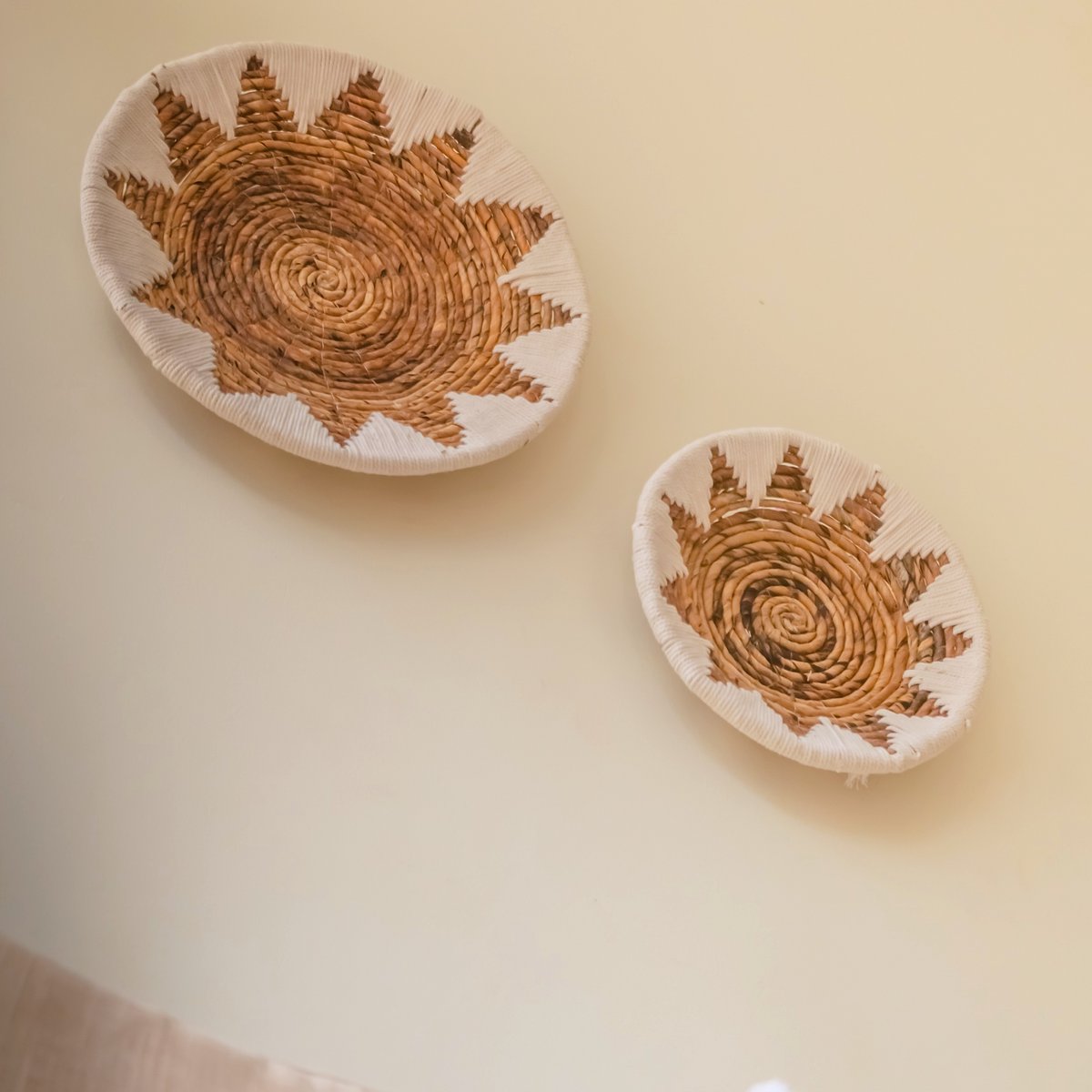 Wanddecoratie | Wandophangset | Fruitschaal | Decoratieve schaal ADARI van bananenvezel (2 maten)