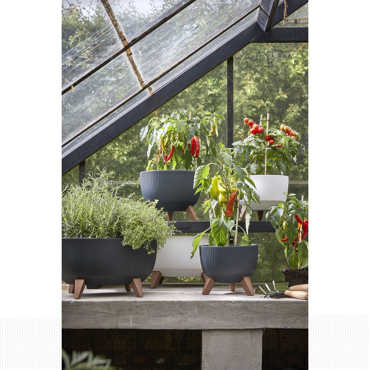 Doppio Bloempot op Poten - H22 x Ø47 cm - Gerecycled Plastic - FSC Mix - Zwart