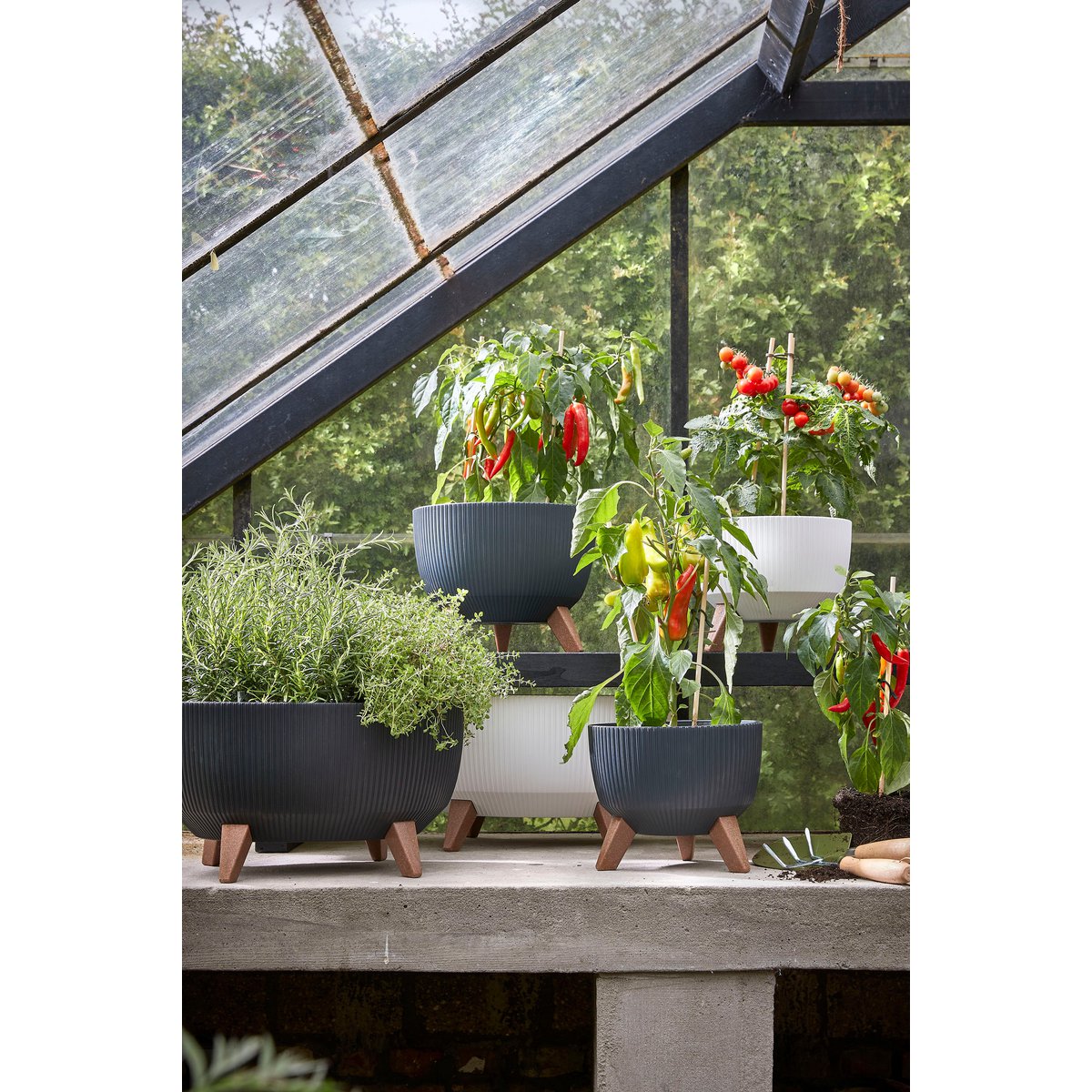 Doppio Bloempot op Poten - H22 x Ø47 cm - Gerecycled Plastic - FSC Mix - Grijs