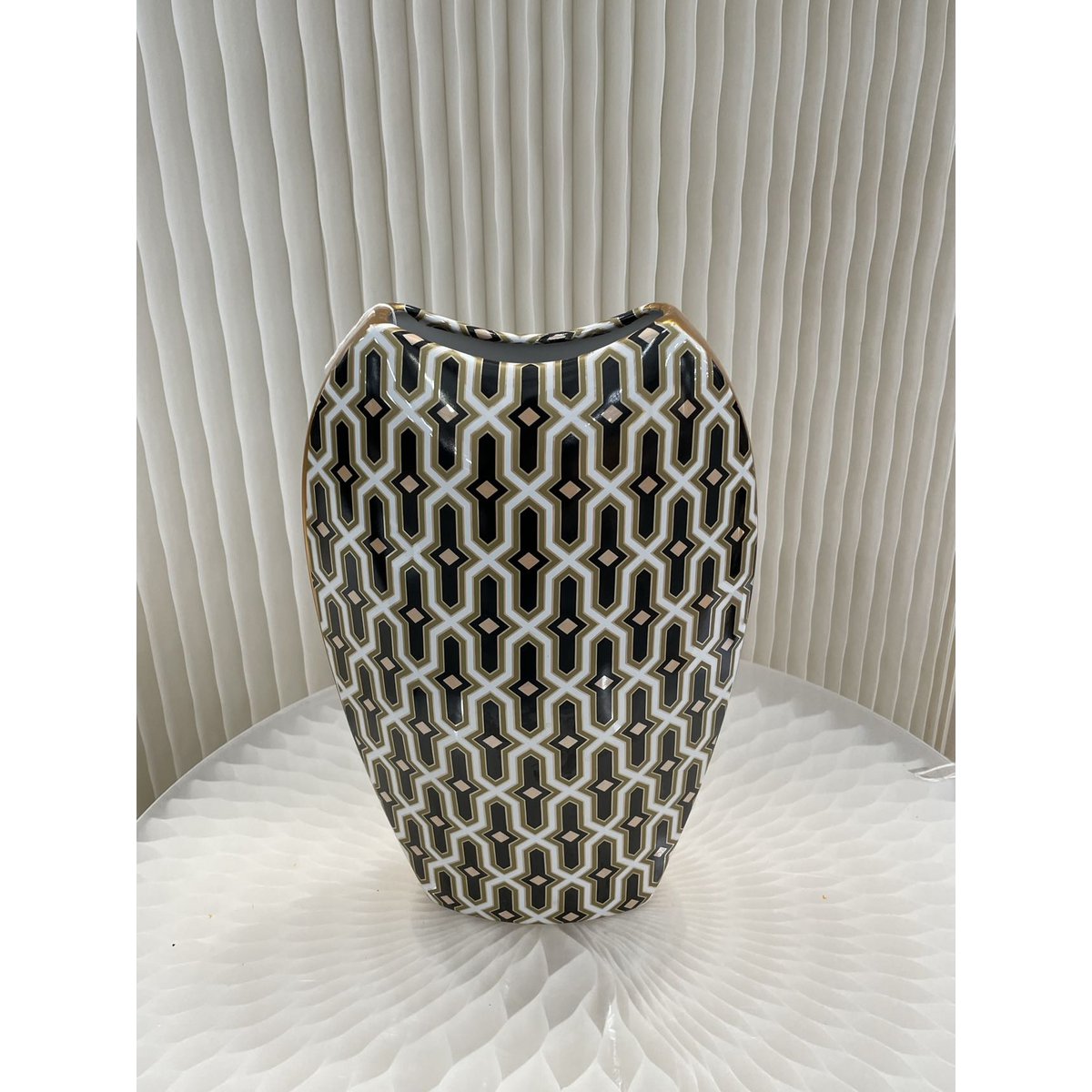 Vintage porseleinen vaas (CV11280-13-13-zwart-GROOT)